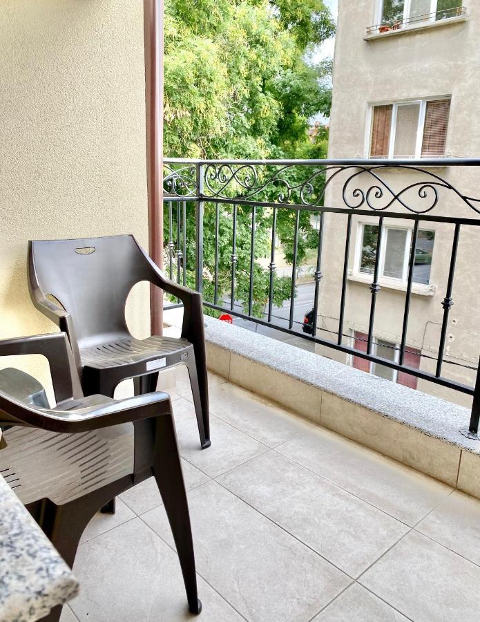 Cozy Studio Next To State Opera With Work Space Stara Zagora Esterno foto